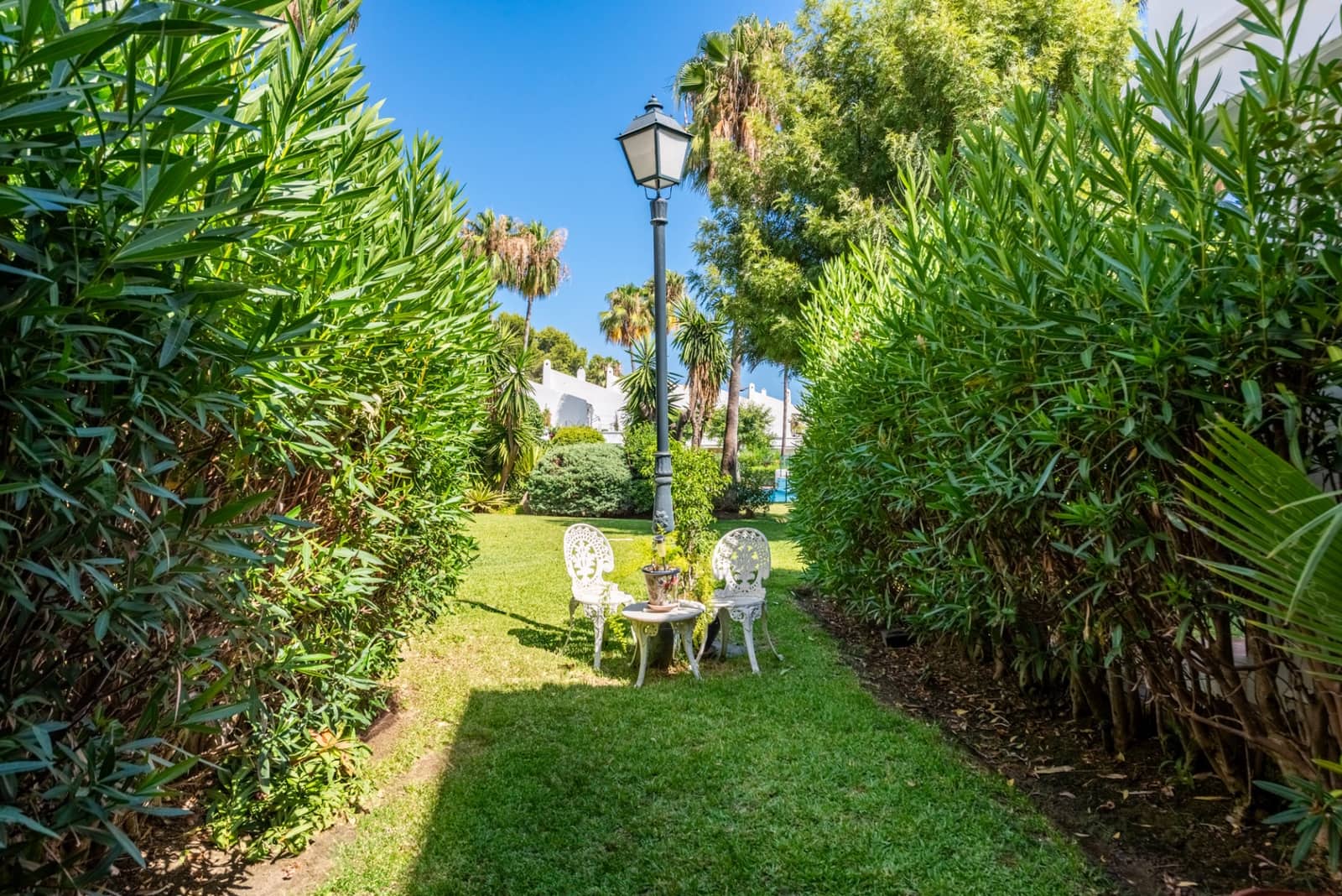 3 bedroom Townhouse for sale in Bel-Air with pool garage - € 550,000 (Ref: 9976907)