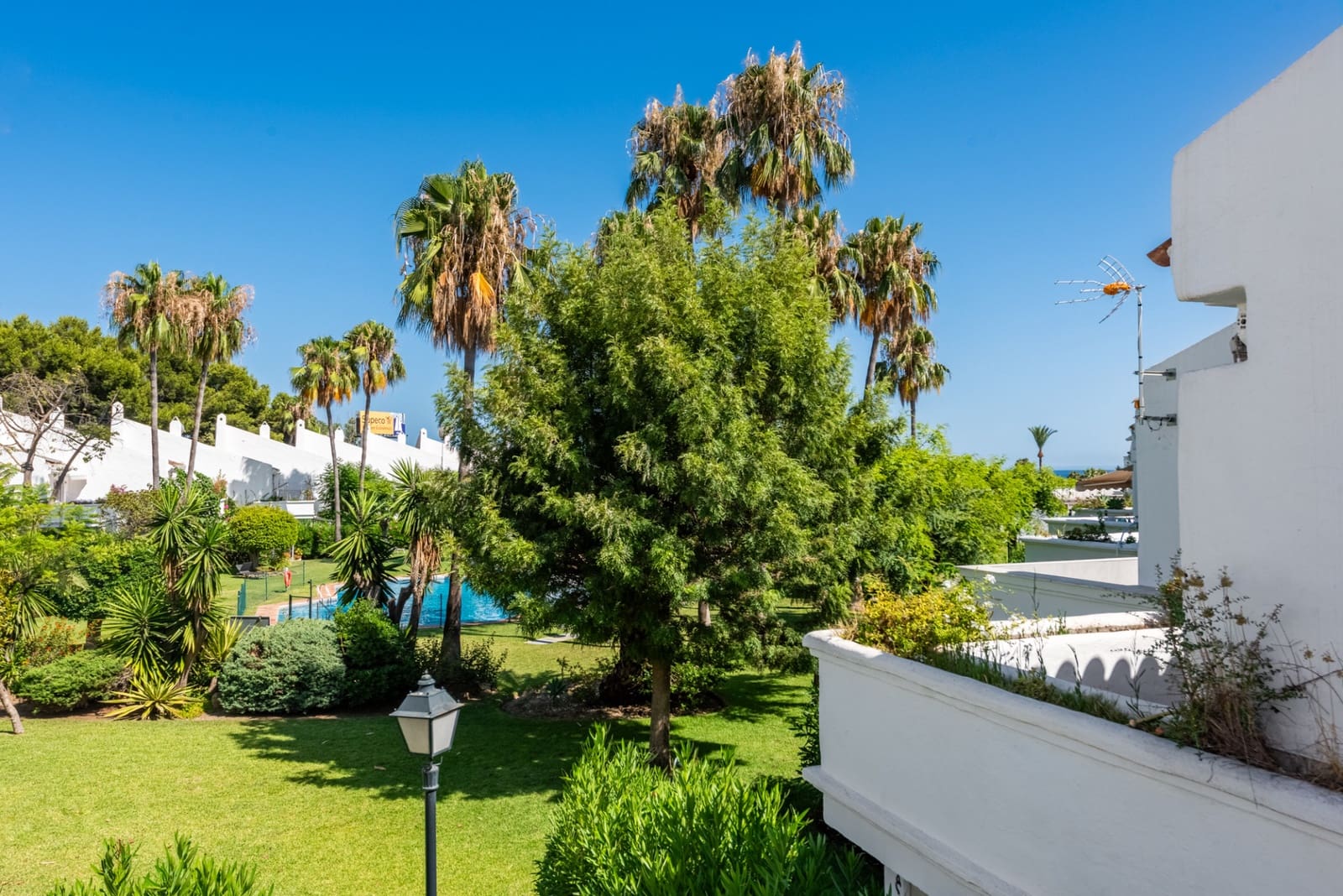 3 bedroom Townhouse for sale in Bel-Air with pool garage - € 550,000 (Ref: 9976907)