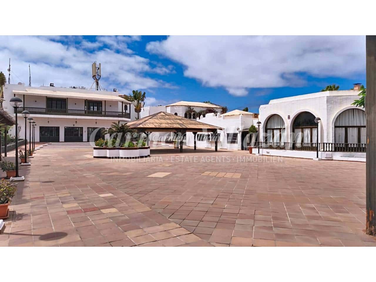 2 slaapkamer Appartement te koop in Corralejo met zwembad garage - € 230.000 (Ref: 10074788)
