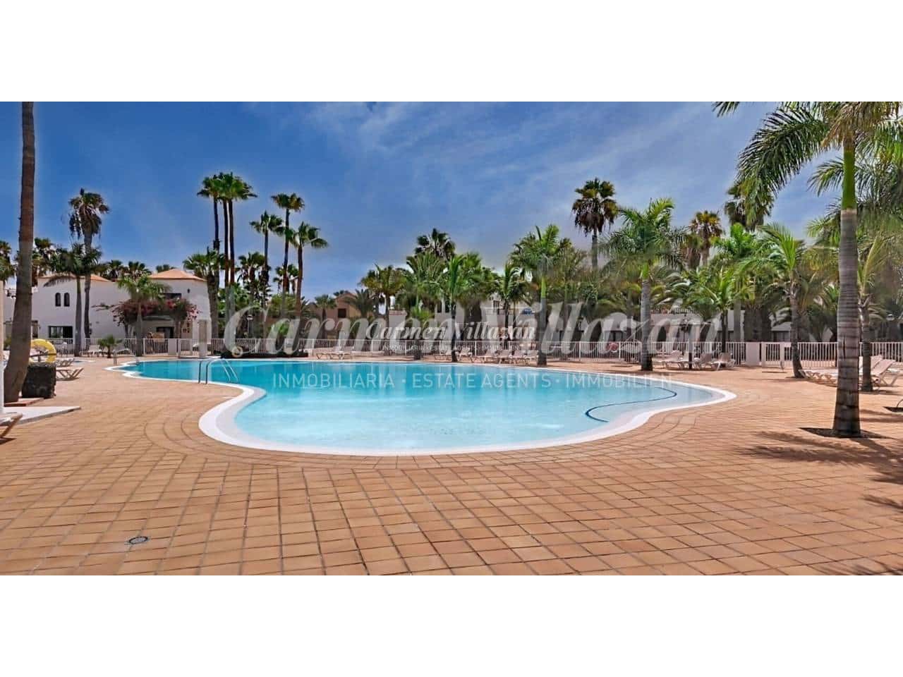 2 slaapkamer Appartement te koop in Corralejo met zwembad garage - € 230.000 (Ref: 10074788)
