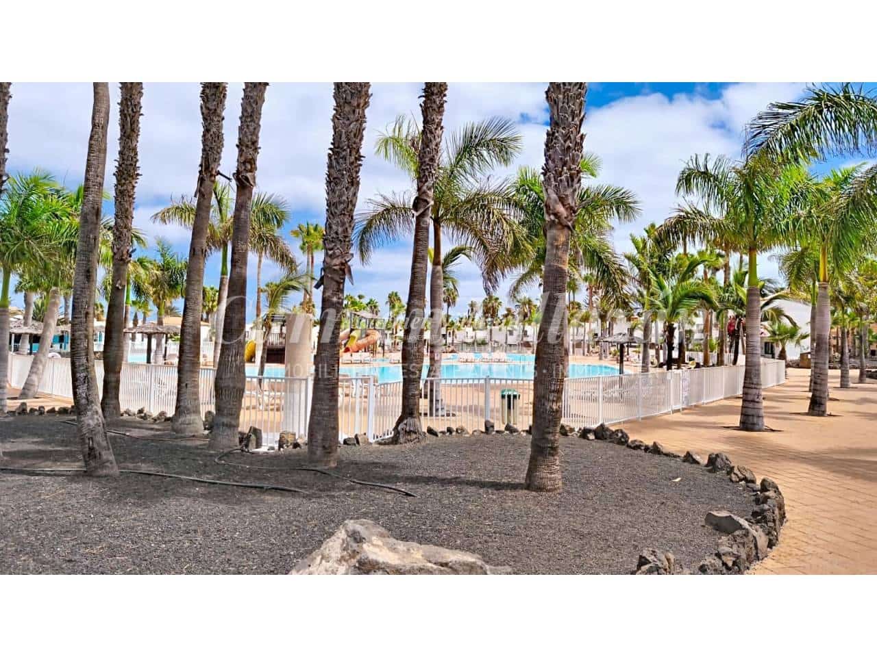 2 slaapkamer Appartement te koop in Corralejo met zwembad garage - € 230.000 (Ref: 10074788)