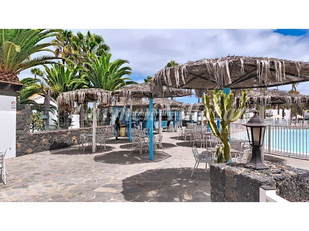 2 slaapkamer Appartement te koop in Corralejo met zwembad garage - € 230.000 (Ref: 10074788)