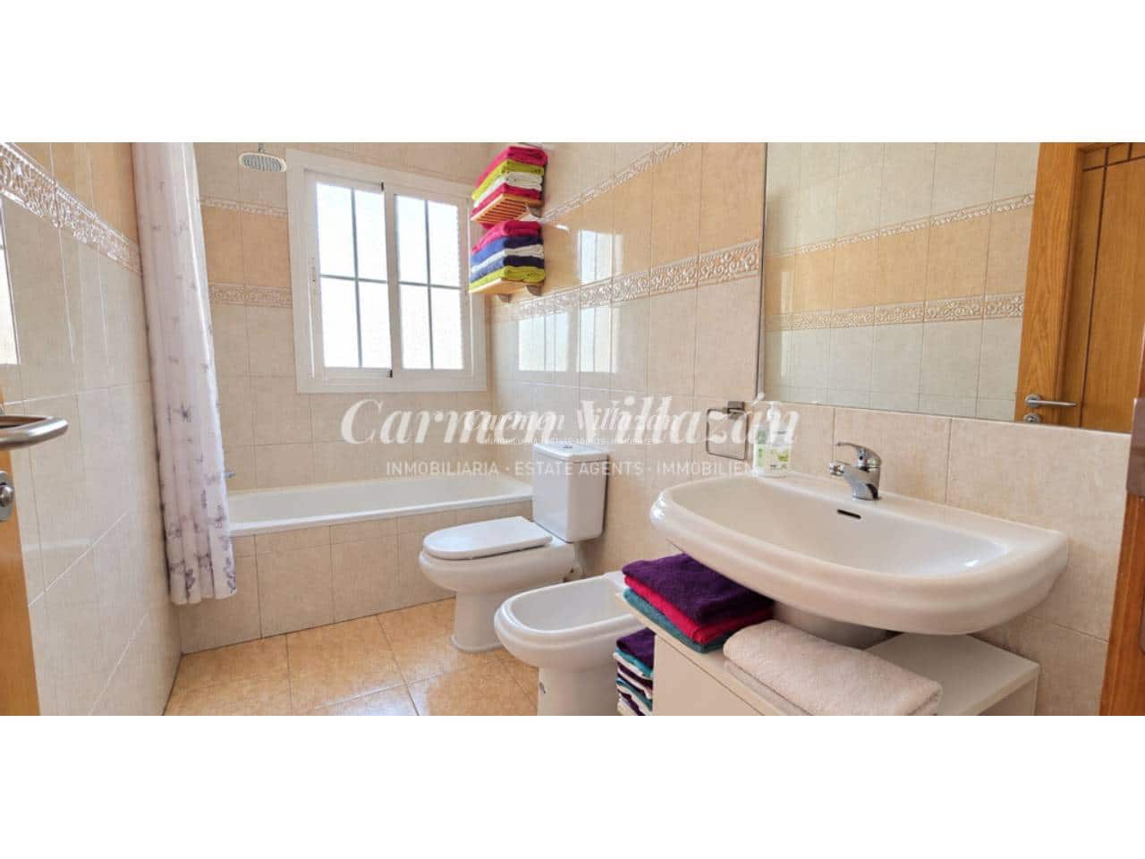 2 bedroom Apartment for sale in Caleta de Fuste with pool - € 280,000 (Ref: 10097439)