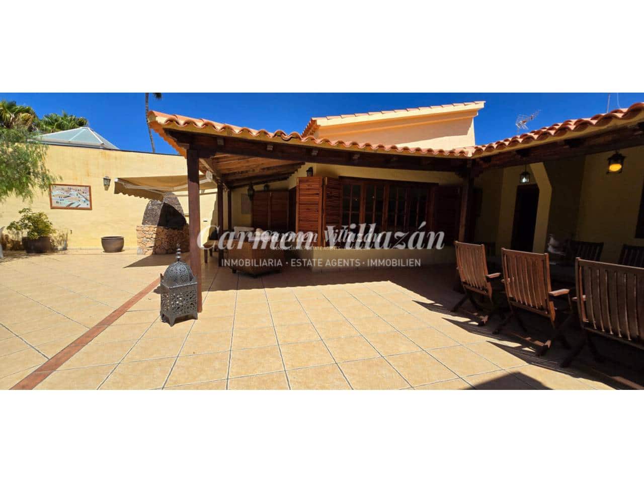 4 bedroom Villa for sale in Caleta de Fuste - € 499,000 (Ref: 10127543)