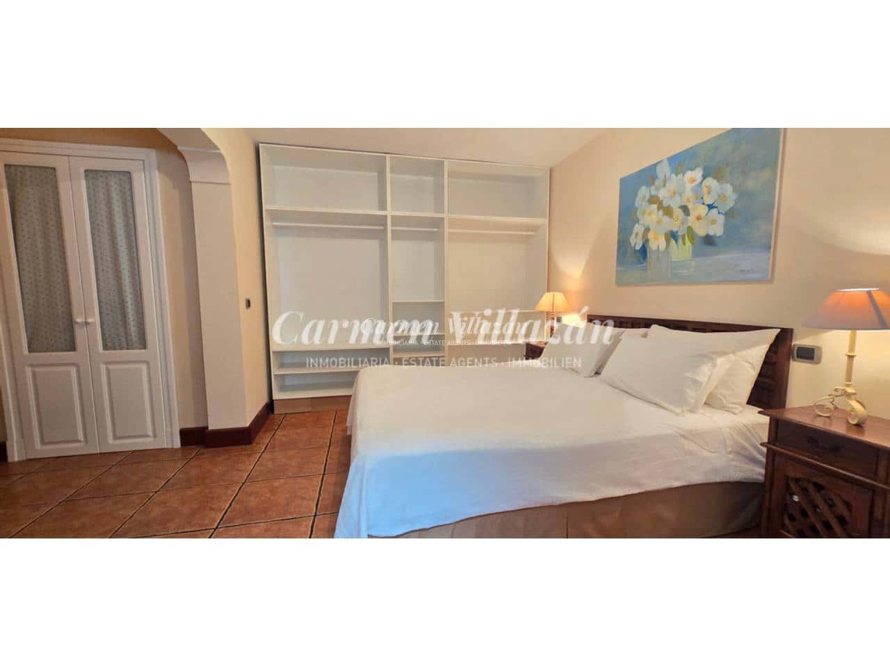 4 bedroom Villa for sale in Caleta de Fuste - € 499,000 (Ref: 10127543)