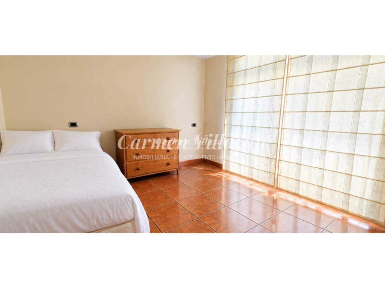 4 bedroom Villa for sale in Caleta de Fuste - € 499,000 (Ref: 10127543)