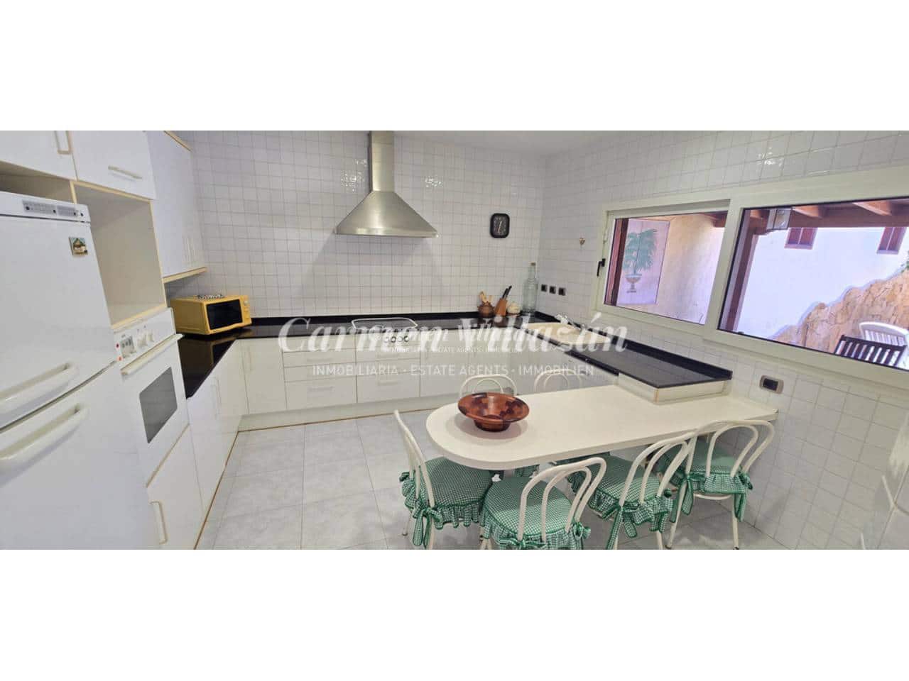 4 bedroom Villa for sale in Caleta de Fuste - € 499,000 (Ref: 10127543)