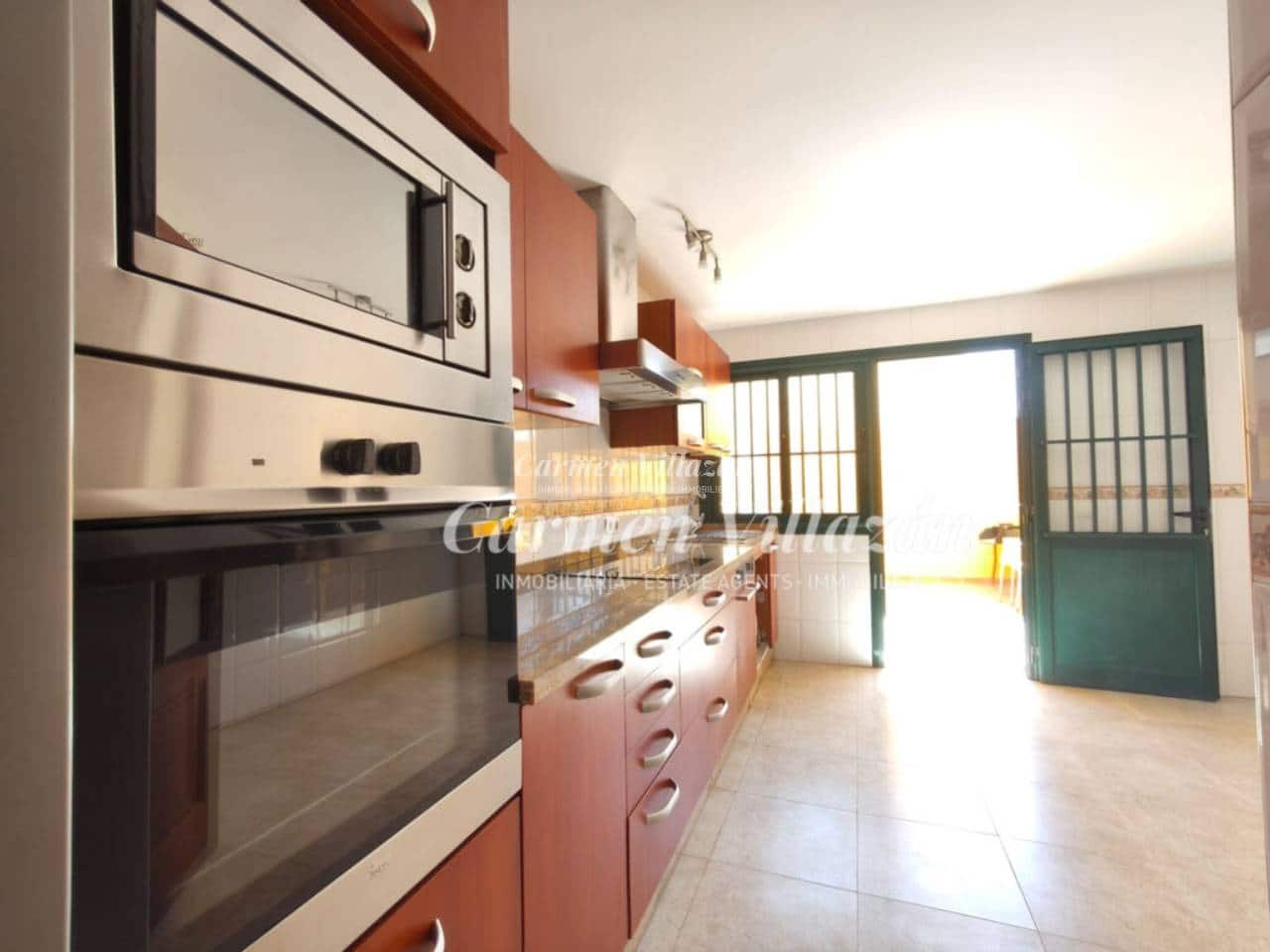 4 bedroom Apartment for sale in Puerto del Rosario with garage - € 280,000 (Ref: 10154510)