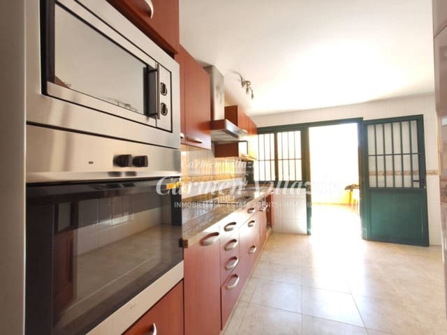 4 bedroom Apartment for sale in Puerto del Rosario with garage - € 280,000 (Ref: 10154510)