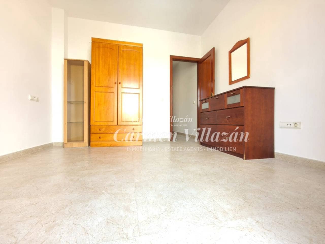 4 bedroom Apartment for sale in Puerto del Rosario with garage - € 280,000 (Ref: 10154510)