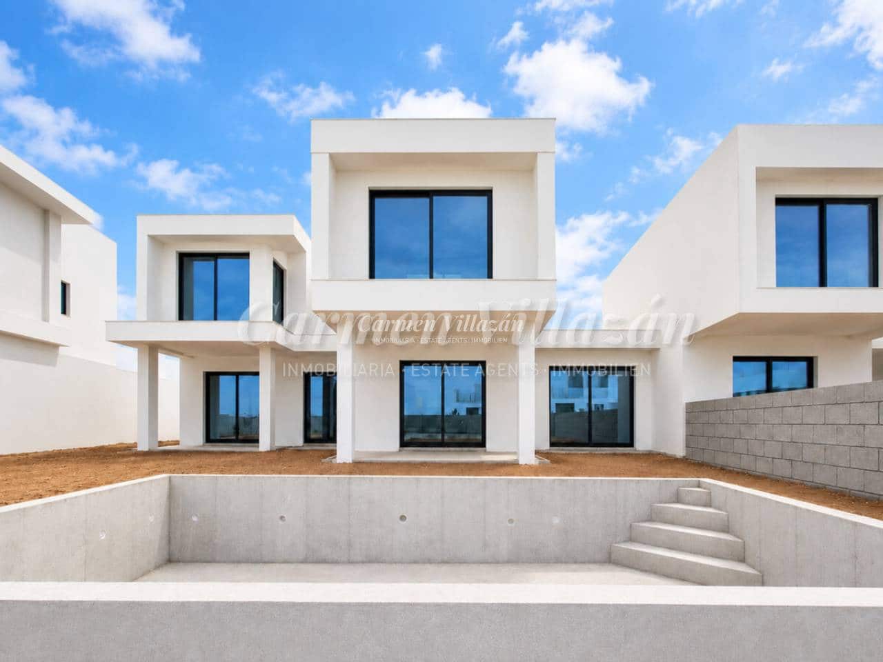 2 bedroom Villa for sale in Villaverde with pool garage - € 588,000 (Ref: 10168041)
