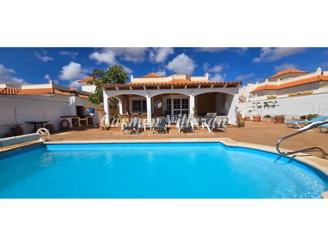 4 soveværelse Villa til salg i Antigua med swimmingpool garage - € 485.000 (Ref: 10168044)