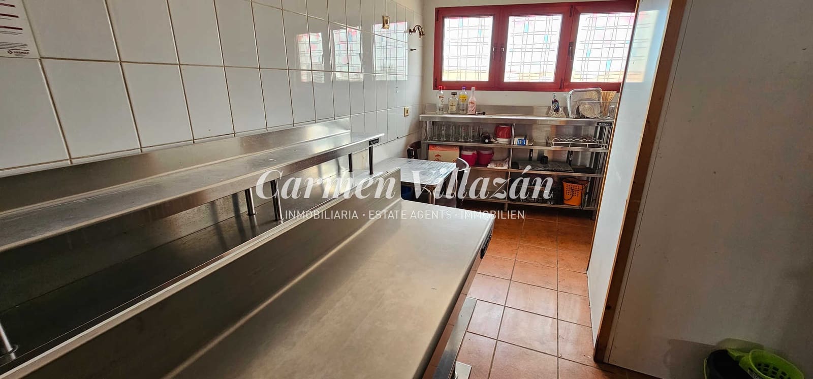 Commercial for sale in Caleta de Fuste - € 187,000 (Ref: 7757626)