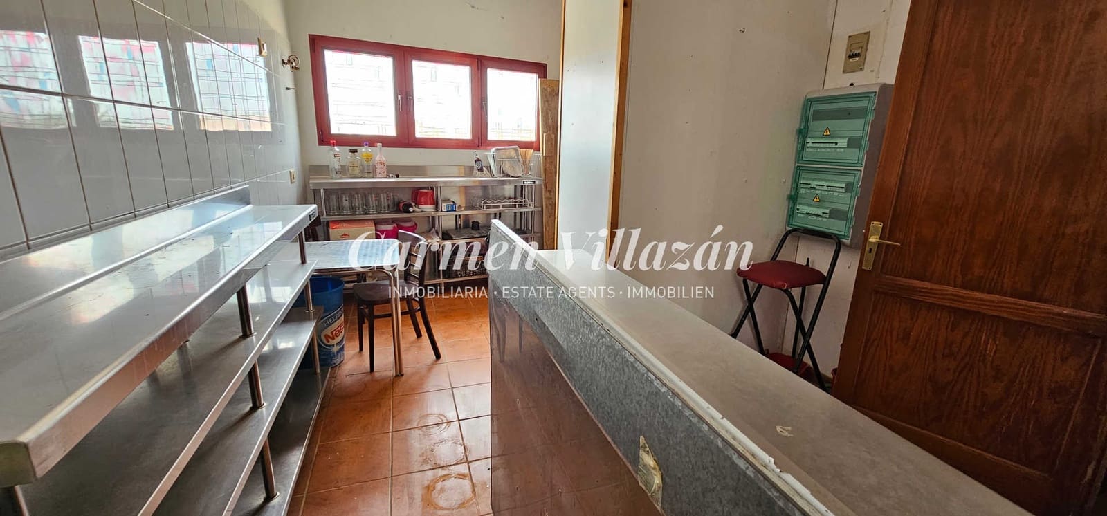 Commercial for sale in Caleta de Fuste - € 187,000 (Ref: 7757626)