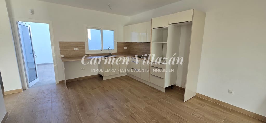 3 chambre Villa/Maison à vendre à Gran Tarajal - 305 000 € (Ref: 8003807)