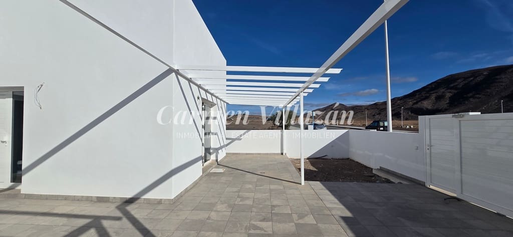 3 chambre Villa/Maison à vendre à Gran Tarajal - 305 000 € (Ref: 8003807)