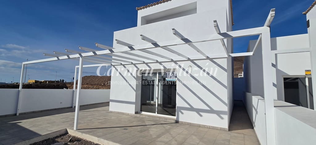 3 chambre Villa/Maison à vendre à Gran Tarajal - 305 000 € (Ref: 8003807)