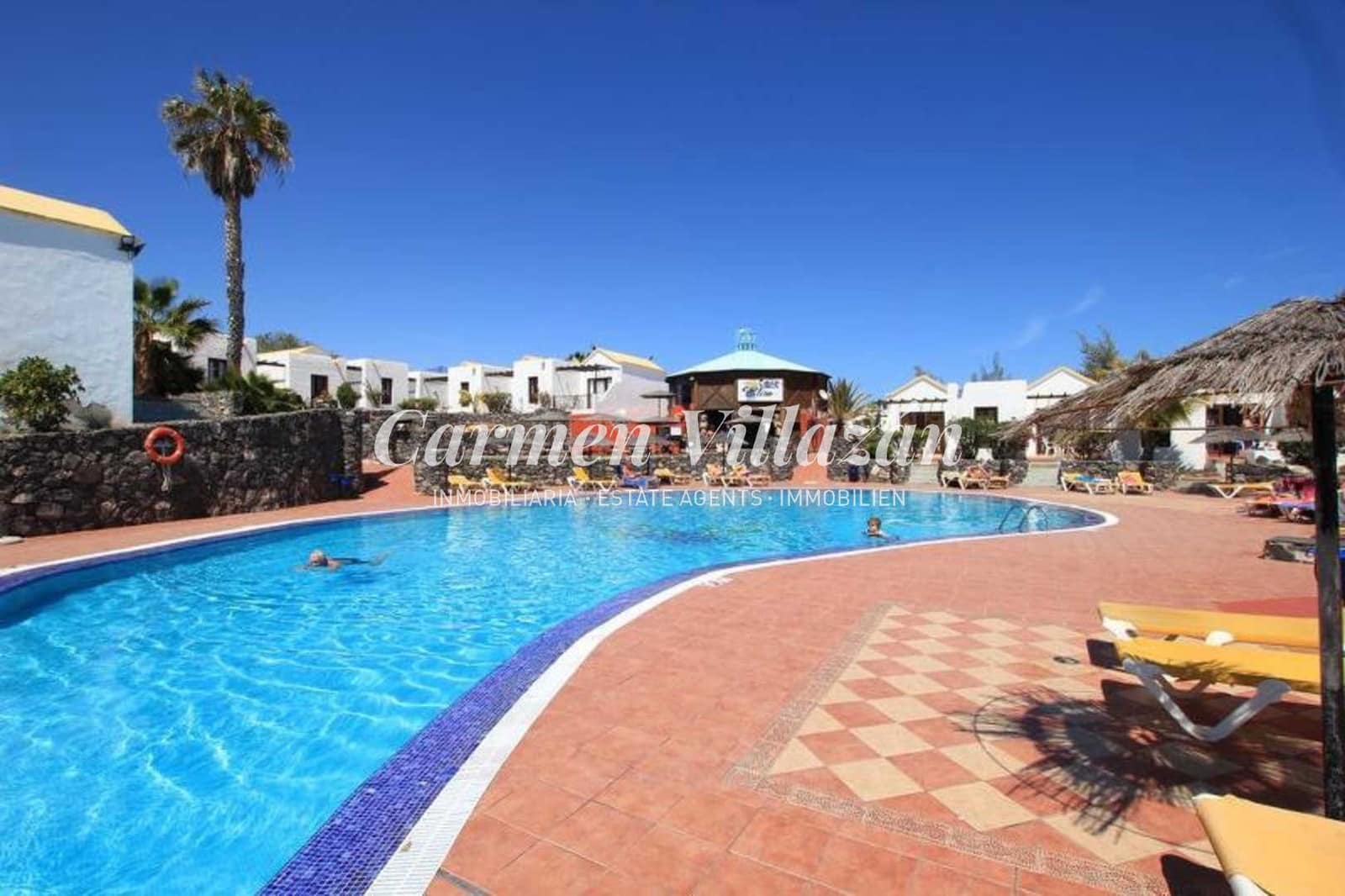 1 bedroom Bungalow for sale in Caleta de Fuste, Antigua with pool €