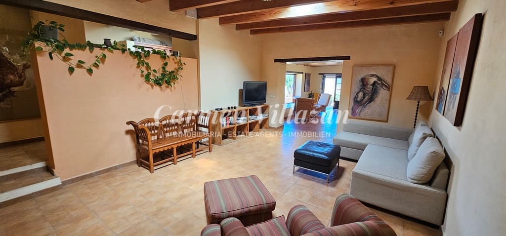 2 soveværelse Finca/Landehus til salg i Tuineje med swimmingpool - € 395.000 (Ref: 8344159)