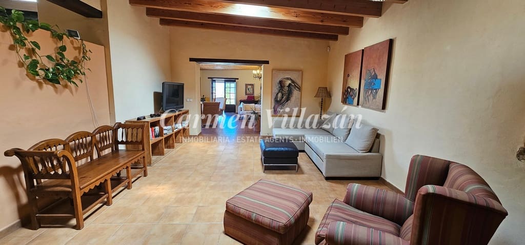 2 soveværelse Finca/Landehus til salg i Tuineje med swimmingpool - € 395.000 (Ref: 8344159)