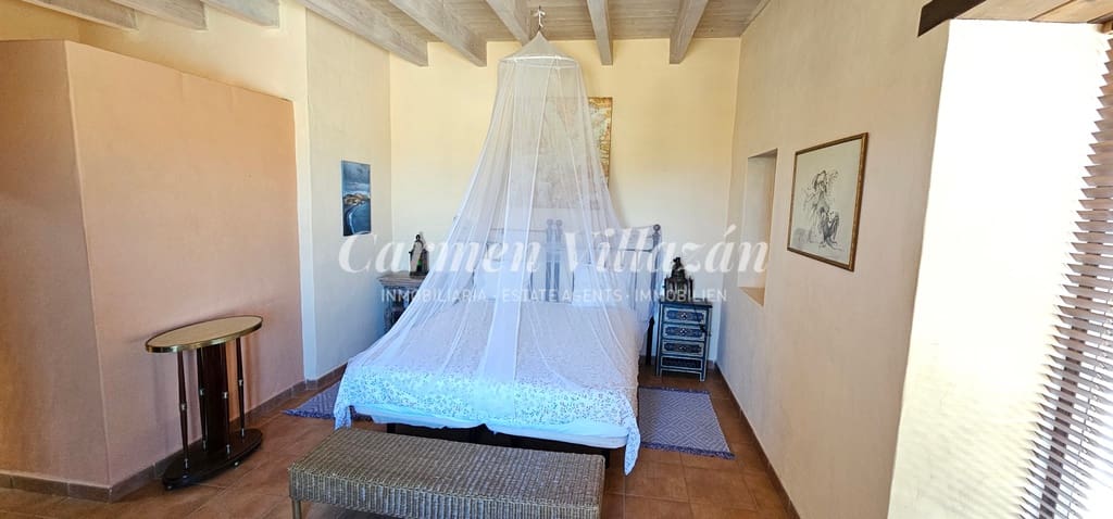 2 soveværelse Finca/Landehus til salg i Tuineje med swimmingpool - € 395.000 (Ref: 8344159)