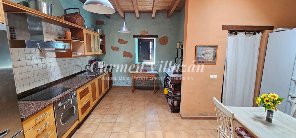 2 soveværelse Finca/Landehus til salg i Tuineje med swimmingpool - € 395.000 (Ref: 8344159)