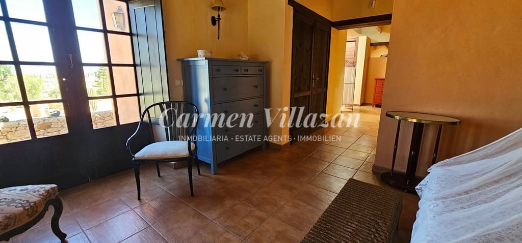 2 soveværelse Finca/Landehus til salg i Tuineje med swimmingpool - € 395.000 (Ref: 8344159)