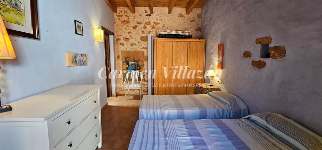 2 soveværelse Finca/Landehus til salg i Tuineje med swimmingpool - € 395.000 (Ref: 8344159)