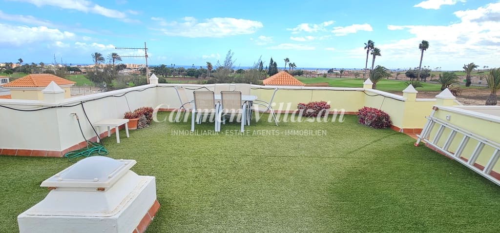 4 bedroom Villa for sale in Caleta de Fuste with pool - € 450,000 (Ref: 8637408)