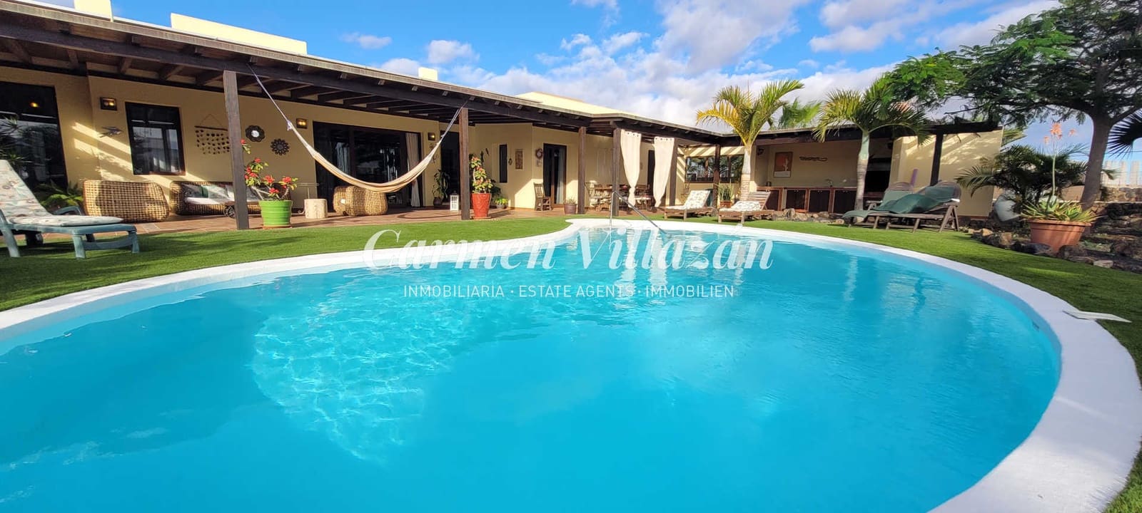 5 soveværelse Villa til salg i Lajares med swimmingpool - € 850.000 (Ref: 8714363)