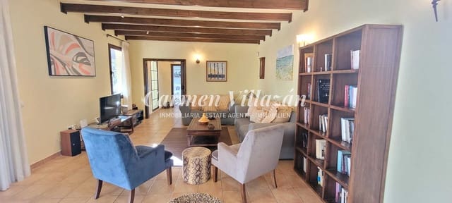 5 slaapkamer Villa te koop in Lajares, La Oliva met zwembad - € 850.000 (Ref: 8714363)