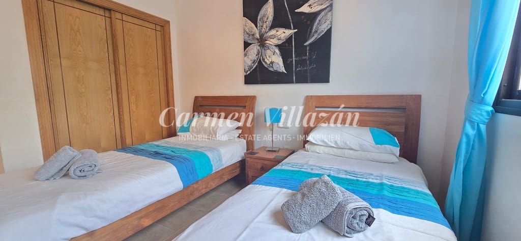 4 soveværelse Villa til salg i Caleta de Fuste med swimmingpool - € 565.000 (Ref: 9097671)