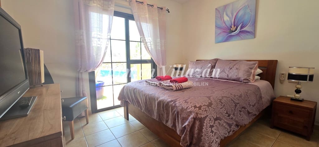 4 soveværelse Villa til salg i Caleta de Fuste med swimmingpool - € 565.000 (Ref: 9097671)