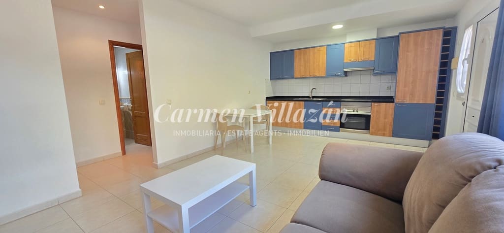 1 bedroom Apartment for sale in Caleta de Fuste - € 185,000 (Ref: 9105160)