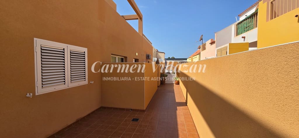 1 bedroom Apartment for sale in Caleta de Fuste - € 185,000 (Ref: 9105160)