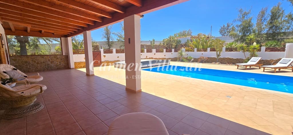 6 chambre Villa/Maison à vendre à Triquivijate avec piscine garage - 1 050 000 € (Ref: 9138234)