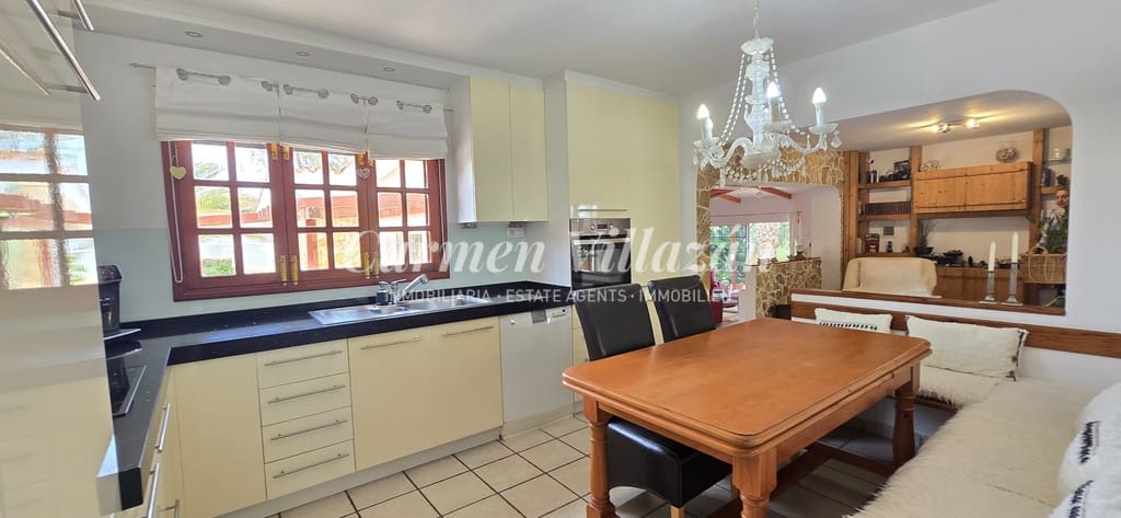 6 chambre Villa/Maison à vendre à Triquivijate avec piscine garage - 1 050 000 € (Ref: 9138234)