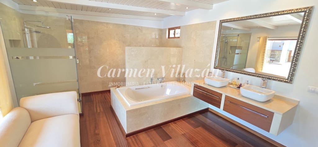 6 chambre Villa/Maison à vendre à Triquivijate avec piscine garage - 1 050 000 € (Ref: 9138234)