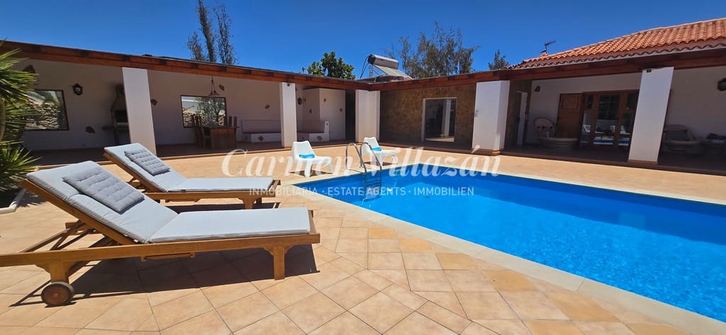 6 chambre Villa/Maison à vendre à Triquivijate avec piscine garage - 1 050 000 € (Ref: 9138234)