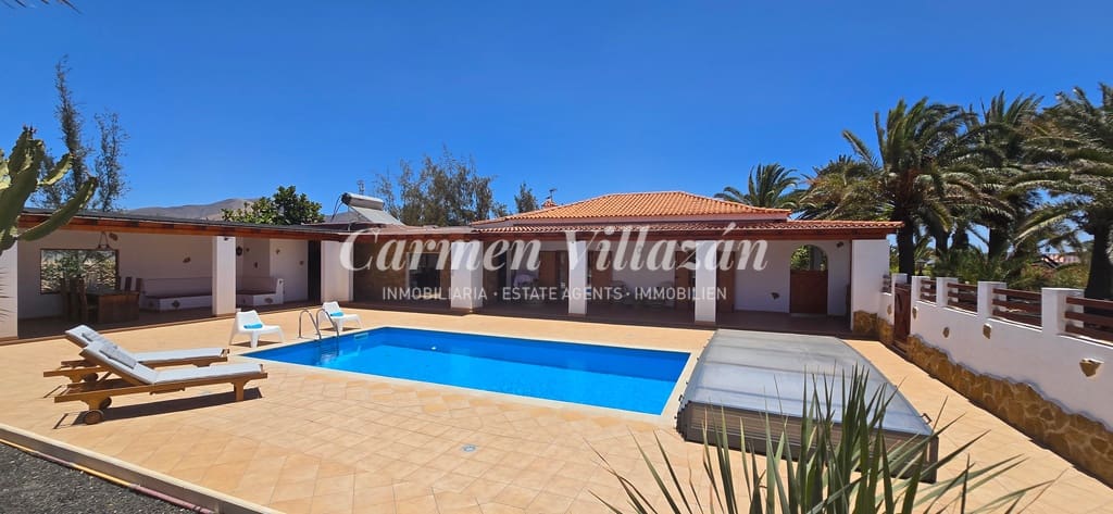 6 chambre Villa/Maison à vendre à Triquivijate avec piscine garage - 1 050 000 € (Ref: 9138234)