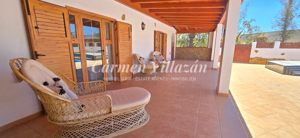 6 chambre Villa/Maison à vendre à Triquivijate avec piscine garage - 1 050 000 € (Ref: 9138234)