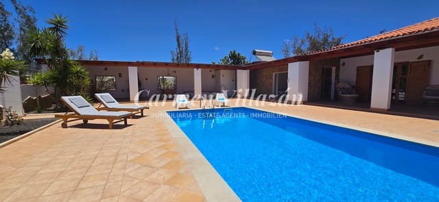 6 soverom Villa til salgs i Triquivijate, Antigua med svømmebasseng garasje - € 1 050 000 (Ref: 9138234)