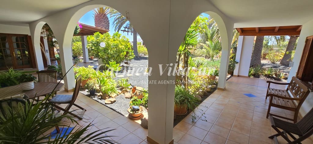 6 chambre Villa/Maison à vendre à Triquivijate avec piscine garage - 1 050 000 € (Ref: 9138234)