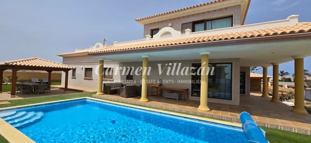 5 quarto Moradia para venda em Caleta de Fuste, Antigua com piscina garagem - 1 300 000 € (Ref: 9199930)