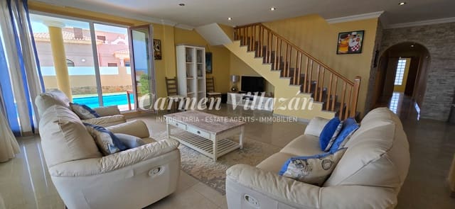 5 quarto Moradia para venda em Caleta de Fuste, Antigua com piscina garagem - 1 300 000 € (Ref: 9199930)