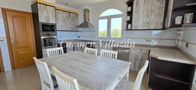 5 quarto Moradia para venda em Caleta de Fuste, Antigua com piscina garagem - 1 300 000 € (Ref: 9199930)