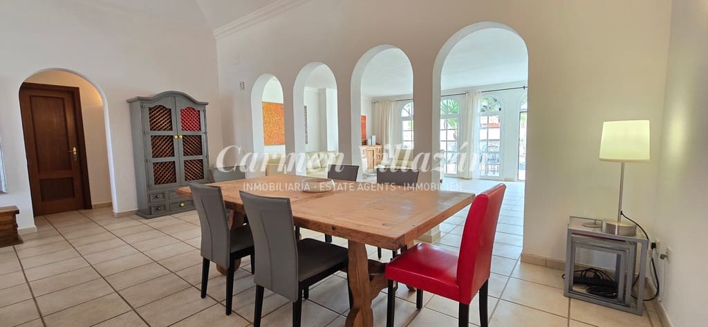 3 soverom Villa til salgs i Caleta de Fuste med garasje - € 680 000 (Ref: 9241162)