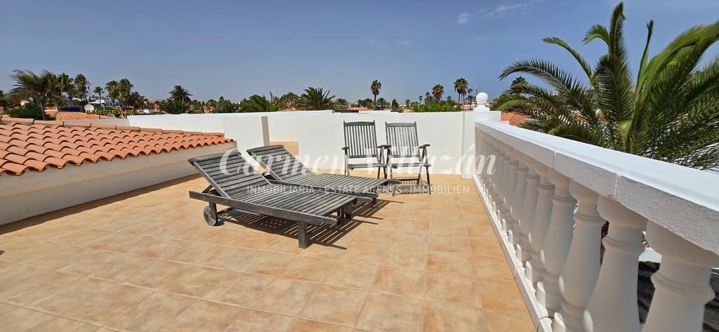 3 soverom Villa til salgs i Caleta de Fuste med garasje - € 680 000 (Ref: 9241162)