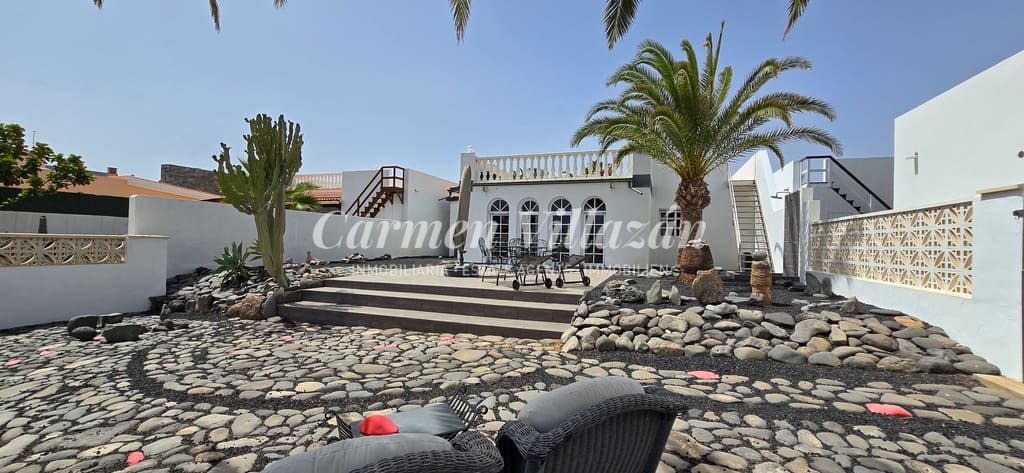 3 soverom Villa til salgs i Caleta de Fuste med garasje - € 680 000 (Ref: 9241162)