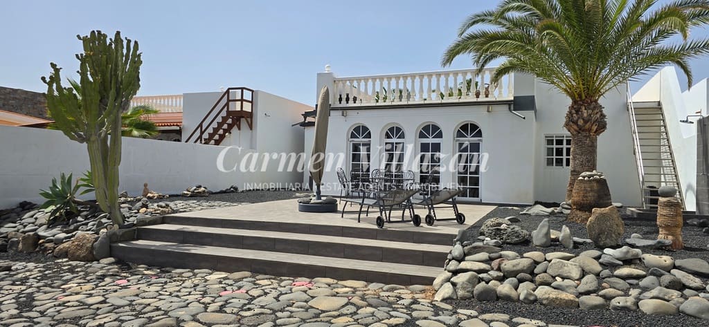 3 soverom Villa til salgs i Caleta de Fuste med garasje - € 680 000 (Ref: 9241162)